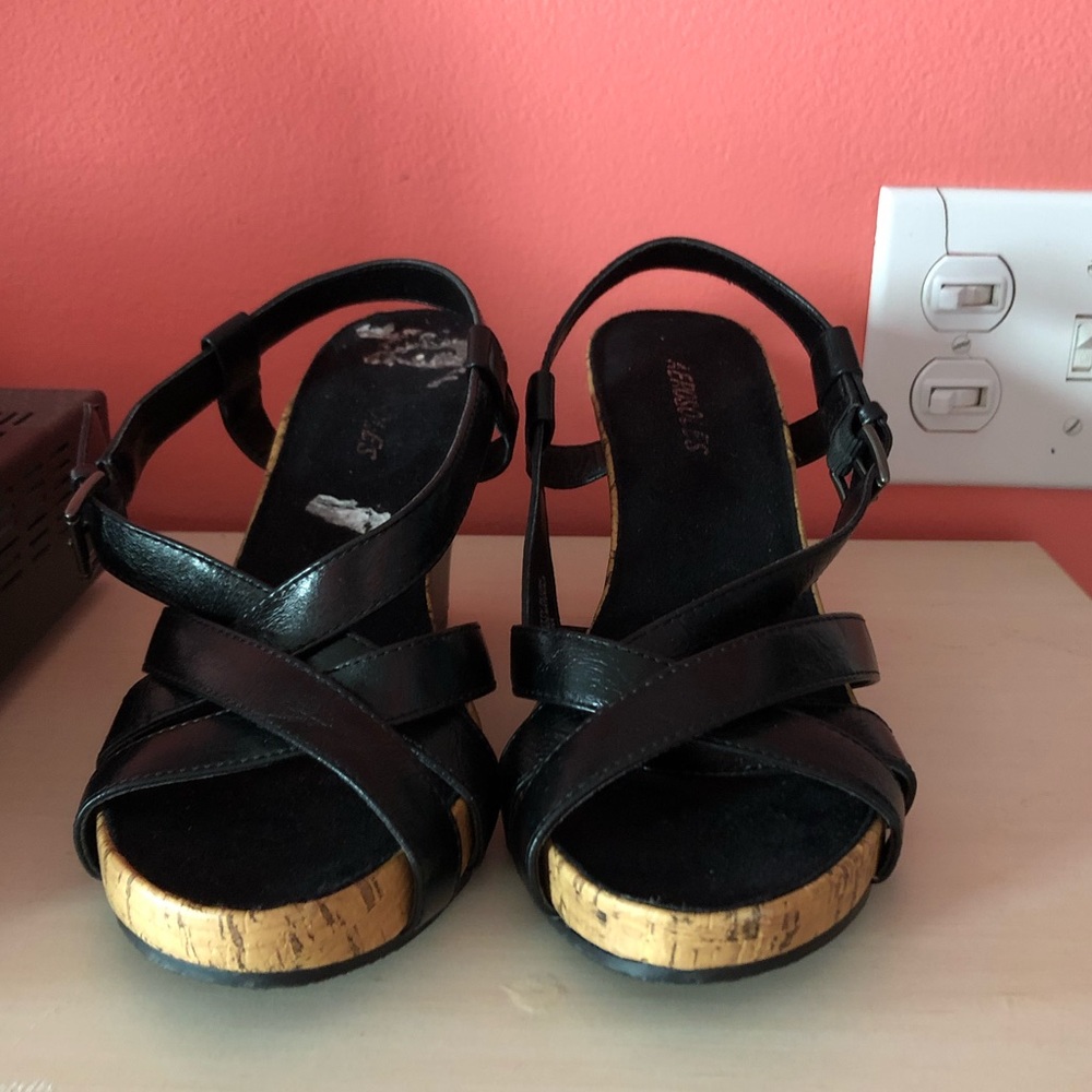 Sandals - Picture 3 of 4